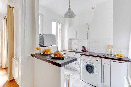 BnBNova - Stylish - 1BR - Steps from Le Marais & Montorgueil