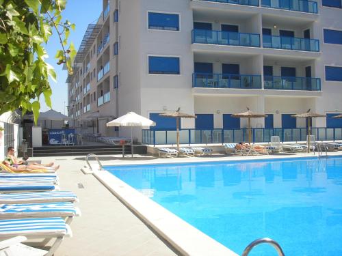 Moderno resort cerca de la playa y Centro ciudad Piscina Jaccuzzy parking