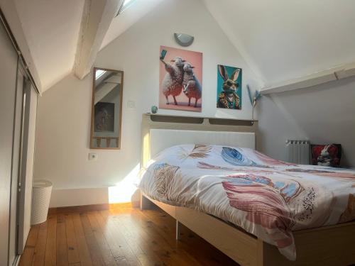 a bedroom with a bed in a room at Pets Home by Oxyne in Louches