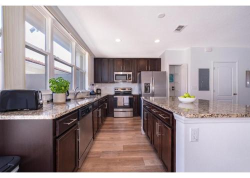 Resort-Style Home in gated community with ammenities close to MCO and Parks! photo 14