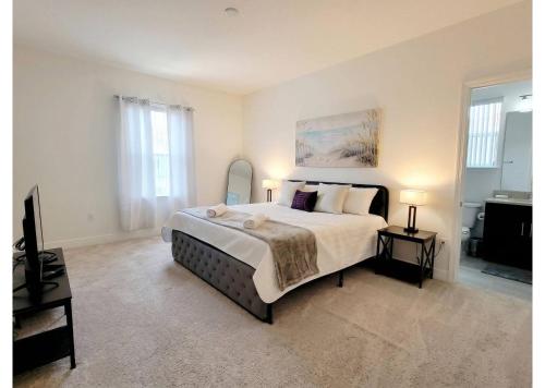 Resort-Style Home in gated community with ammenities close to MCO and Parks! photo 12