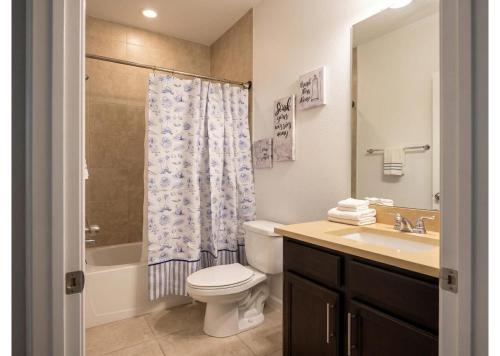 Resort-Style Home in gated community with ammenities close to MCO and Parks! photo 24