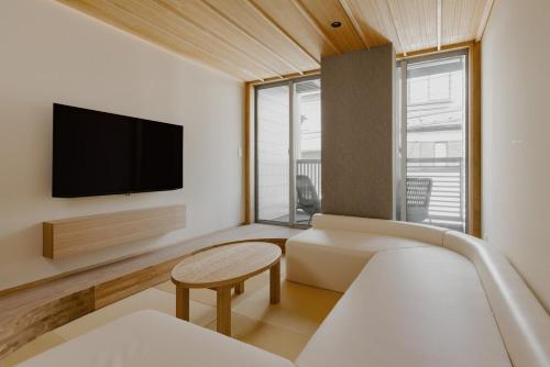 Home Suite Home Ochiai-Shinjyuku - 163m2 Luxury Private Residence, 10 min to Shinjuku