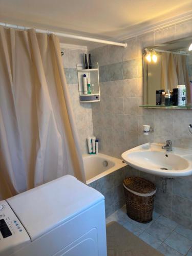 Quiet central apartment in Kallithea