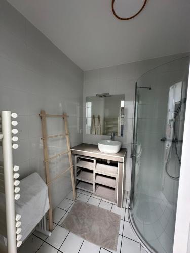 3étoiles family home close to center, beach and train station