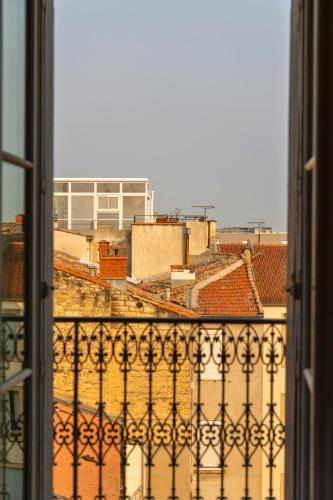 Comédie, plein de charme, lumineux, calme