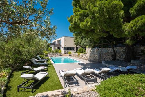 Villa Mare Vista Heated Pool and Sauna near Split