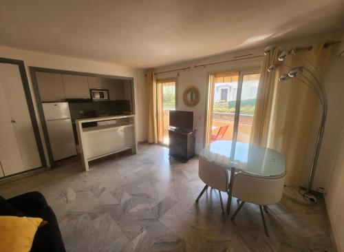 Studio near Palais du Festival - available