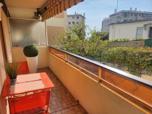 Studio near Palais du Festival - available