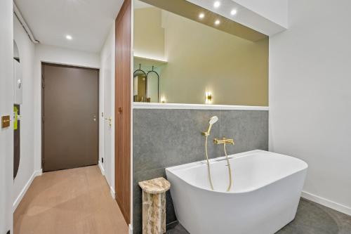 Suite Luxe Annecy - Élégance & Détente - Celestin