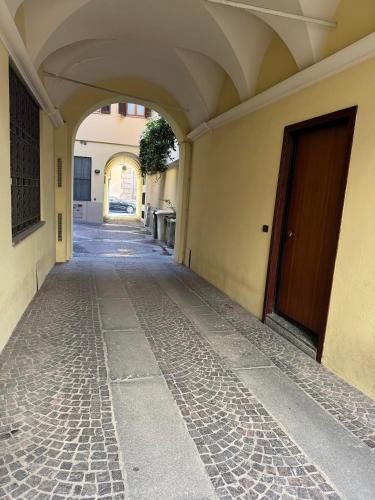 Duomo 2 min a piedi - 95mq Designer con Posto Auto Privato Incluso Aria Condizionata