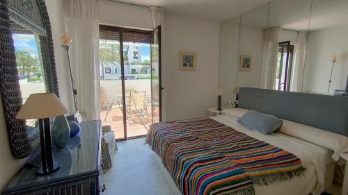 Puerto Banús, 1 dormitorio, 3 plazas, piscinas y parking, Ubicacion optima