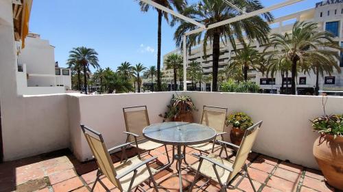 Puerto Banús, 1 dormitorio, 3 plazas, piscinas y parking, Ubicacion optima