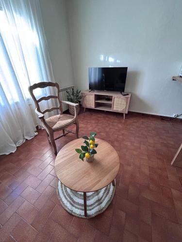 Studio provençal chic, en plein centre de Saint-Raphaël