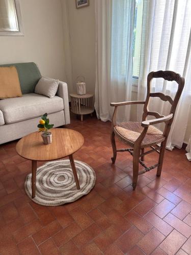 Studio provençal chic, en plein centre de Saint-Raphaël