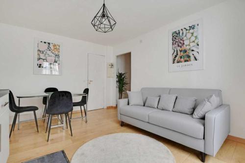 Urban Chic Apartment in Central Paris