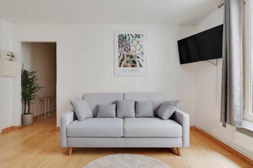 Urban Chic Apartment in Central Paris