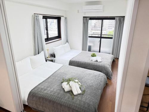 Spacious Family Apartment in Tokyo Up to 12 Guests Elevator