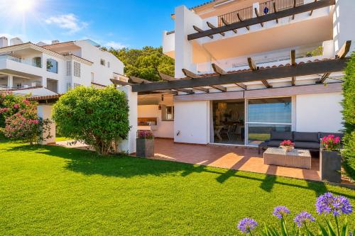 Mairena Forest sea view & pool- Happy Rentals