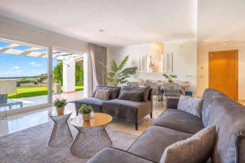 Mairena Forest sea view & pool- Happy Rentals