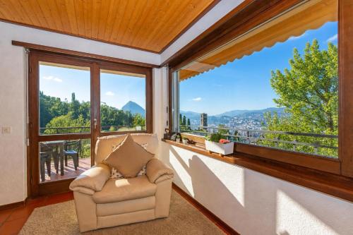 Chiara's Home with Balcony - Happy Rentals
