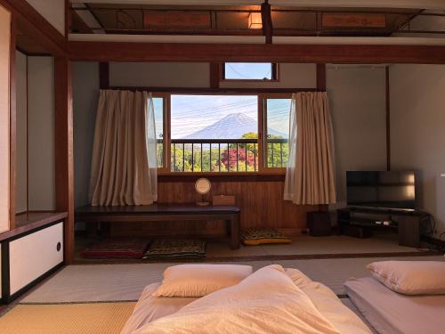 かにと和牛 富士山亭