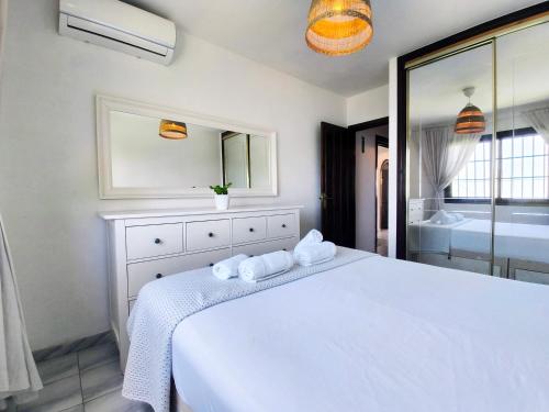 AA Guest - The Horse Sea Views with Swimming Pool photo 18