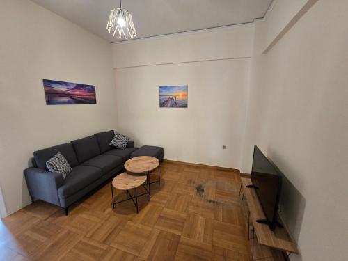 GRI LAMBR - Room 2 - SHARED APARTMENT - Beautiful Views in The Center Of Piraeus