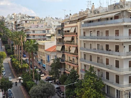 GRI LAMBR - Room 2 - SHARED APARTMENT - Beautiful Views in The Center Of Piraeus