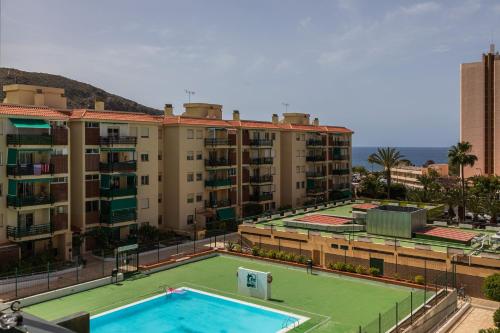 Amazing 3-bedroom apartment. Pool and sea view!