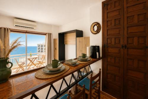 Modern & Sunny Studio