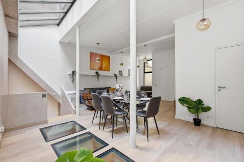 Prestigious 2BR near the Louvre Museum & Tuileries