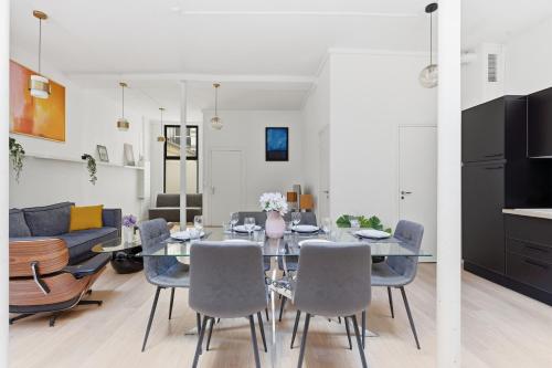 Prestigious 2BR near the Louvre Museum & Tuileries