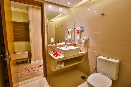 Ett badrum på Ibiza Plaza Hotel