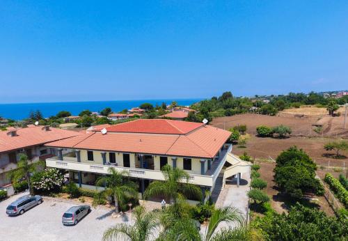 an aerial view of a house with a red roof at residenceduemari in Capo Vaticano