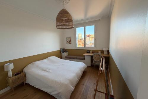 Large 105m Apt with Terrace & Parking