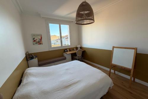 Large 105m Apt with Terrace & Parking