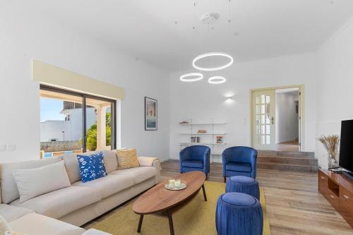 Relaxing Lagos Villa with Private Pool, 6 Min Beach