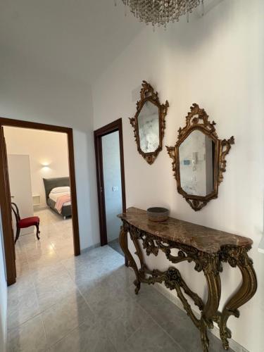Ponte Lungo Charming Flat - Heart of Rome