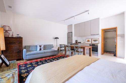 Ventura Stay - Bright and Stylish Studio in the Heart of Matosinhos