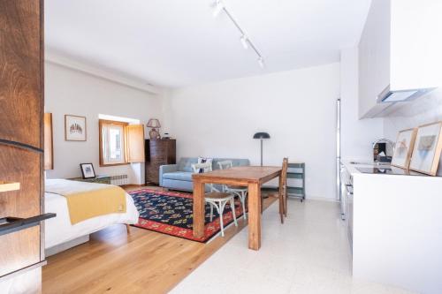 Ventura Stay - Bright and Stylish Studio in the Heart of Matosinhos