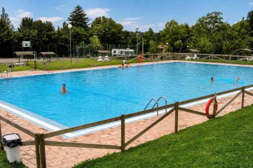 Swimmingpoolen hos eller tæt på Kampaoh Deva