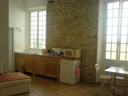 Old town Nice stunning modern 1 bedroom flat sleeps 3