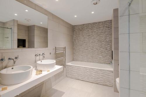 Clerkenwell 3-Bed Apartment - Lift - Sleeps 8 photo 14