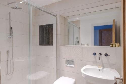 Clerkenwell 3-Bed Apartment - Lift - Sleeps 8 photo 15