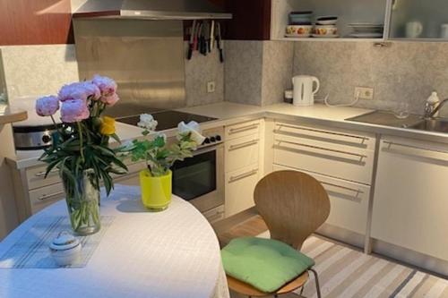 Apartment Sleeps 6 with Garden & Balcony