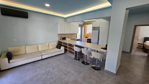 Rhodes City University Suite