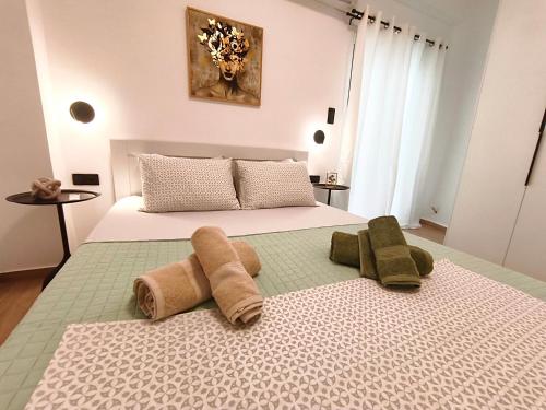 Floral Home 4 - Athens 2 BR apt, Close to Metro!