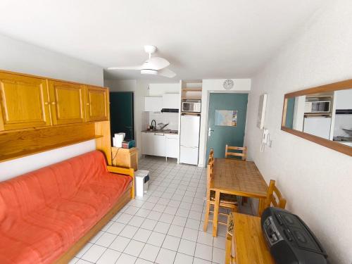 T2 pour 2-4pers, calme en résidence avec terrasse et parking privé à Port-Camargue