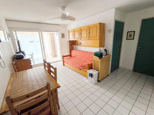 T2 pour 2-4pers, calme en résidence avec terrasse et parking privé à Port-Camargue